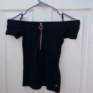 black across the shoulder short sleeve half zip
